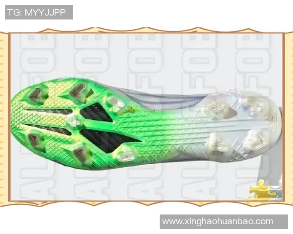 球星同款足球鞋碎钉设计揭秘如何提升球场表现与舒适度